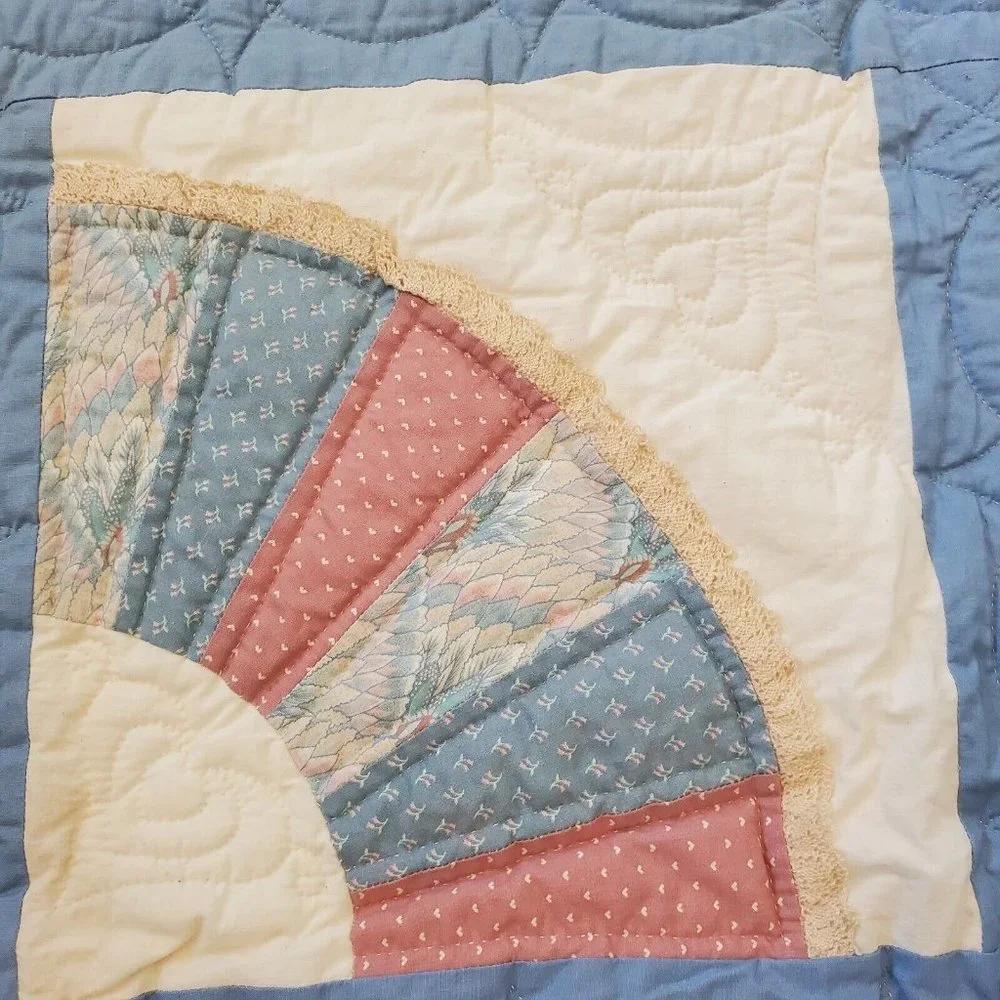 Vintage Grandmother's Fan QUILT Hand Quilted‎ Queen Size Farmhouse Blue Pink